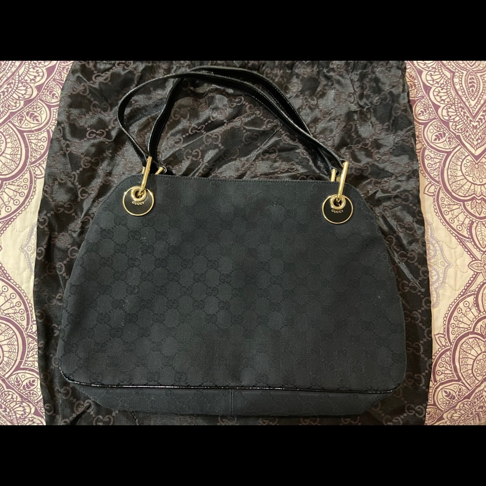 Gucci GG Shoulder Bag - Picture 2 of 15